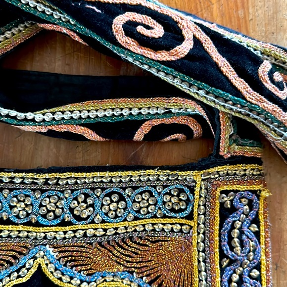 Vintage Burmese Kalaga Tapestry Crossbody Bag - Picture 10 of 13